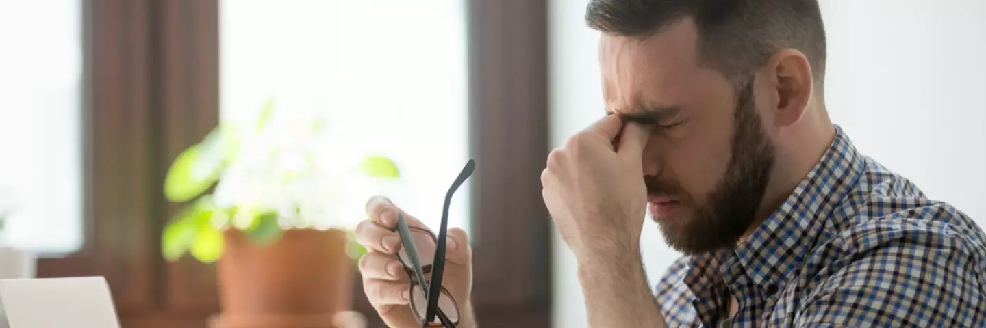 header_hombre_cansado