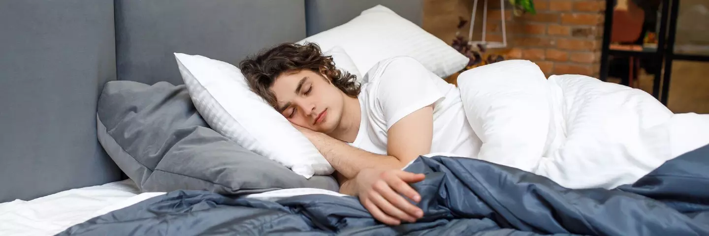 banner_adolescente_durmiendo