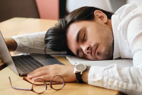 dormir_en_el_trabajo